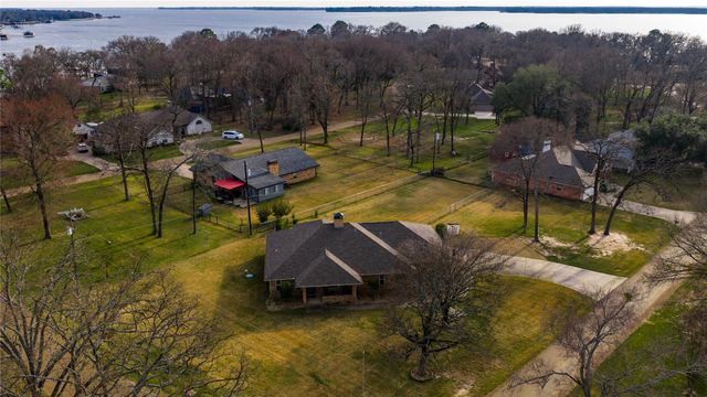 111 Havenwood Drive, Enchanted Oaks, TX 75156