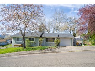 400 Nw SUSAN Ave, Winston, OR 97496