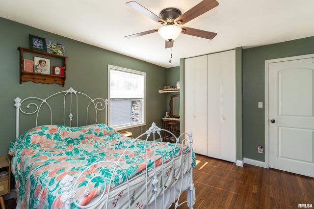 6000 N GRACELAND Drive, Peoria, IL 61614