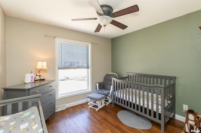 6000 N GRACELAND Drive, Peoria, IL 61614