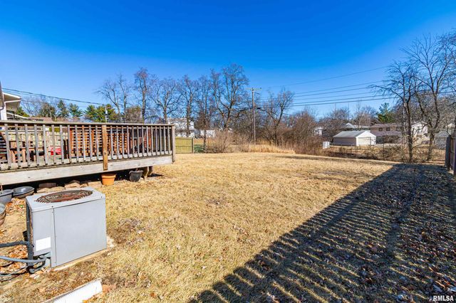 6000 N GRACELAND Drive, Peoria, IL 61614