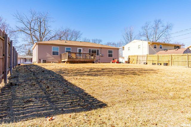 6000 N GRACELAND Drive, Peoria, IL 61614