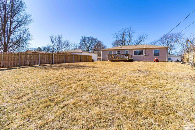 6000 N GRACELAND Drive, Peoria, IL 61614