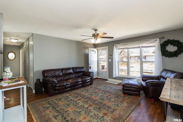 6000 N GRACELAND Drive, Peoria, IL 61614