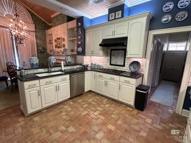 102 Long Boulevard, Brewton, AL 36426