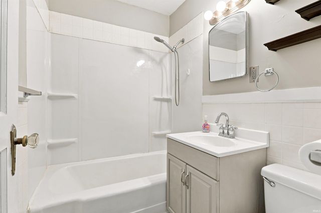 3205 N Twelfth Avenue, Evansville, IN 47720