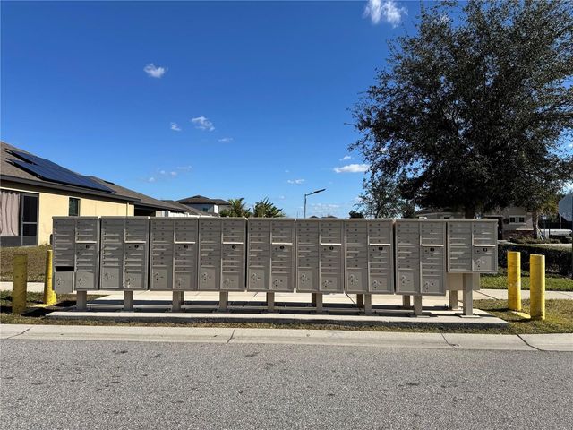 921 WYNNMERE WALK AVENUE, Ruskin, FL 33570