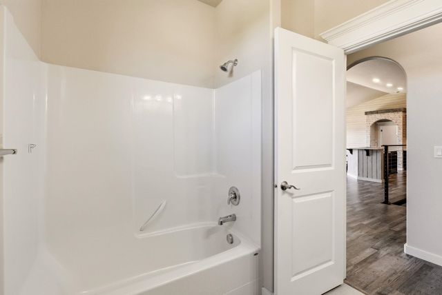 1031 S Kayla Ct, Greenacres, WA 99016