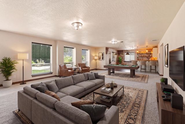 1031 S Kayla Ct, Greenacres, WA 99016