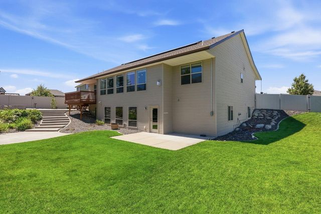 1031 S Kayla Ct, Greenacres, WA 99016