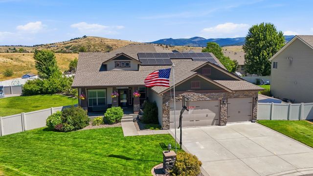 1031 S Kayla Ct, Greenacres, WA 99016