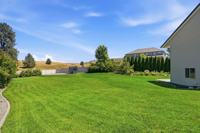 1031 S Kayla Ct, Greenacres, WA 99016