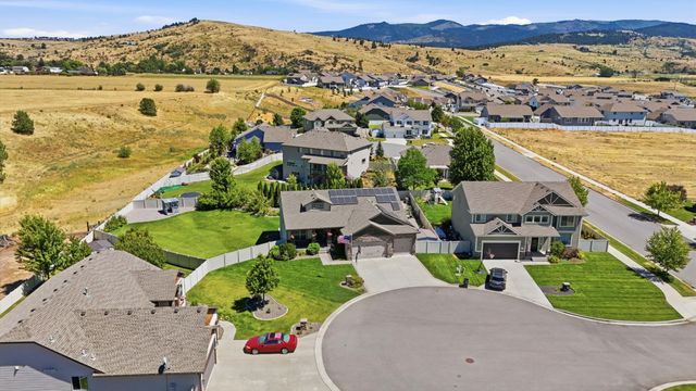 1031 S Kayla Ct, Greenacres, WA 99016