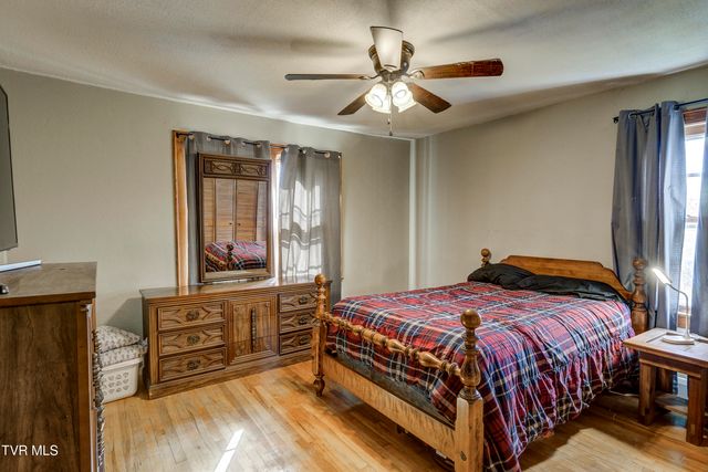 3730 Highway 390, Bluff City, TN 37618