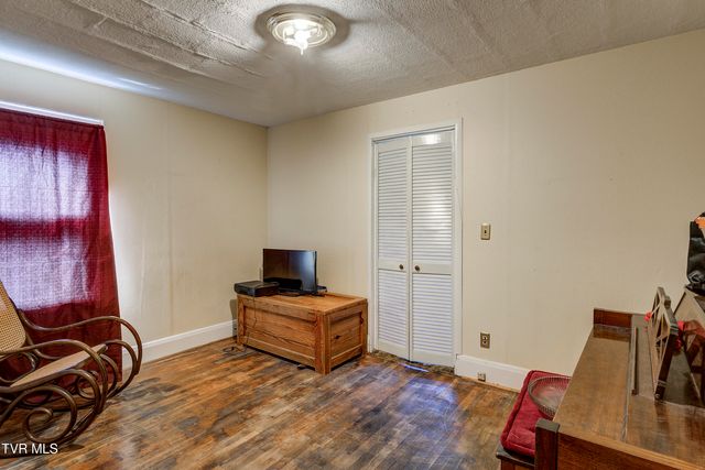 3730 Highway 390, Bluff City, TN 37618