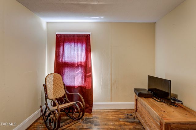 3730 Highway 390, Bluff City, TN 37618