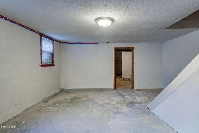 3730 Highway 390, Bluff City, TN 37618