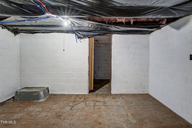 3730 Highway 390, Bluff City, TN 37618