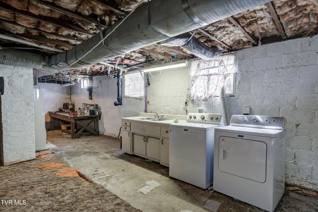 3730 Highway 390, Bluff City, TN 37618