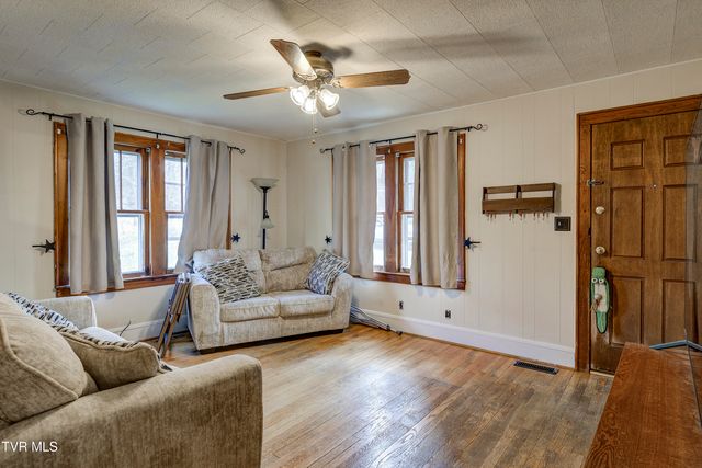 3730 Highway 390, Bluff City, TN 37618