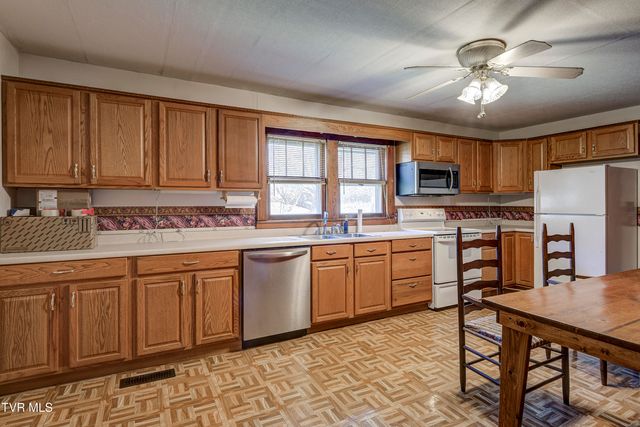 3730 Highway 390, Bluff City, TN 37618