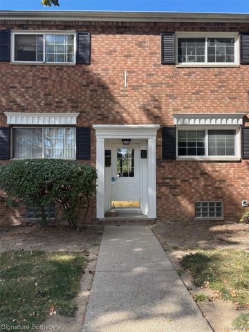 689 E Fox Hills Drive 65, Bloomfield Hills, MI 48304