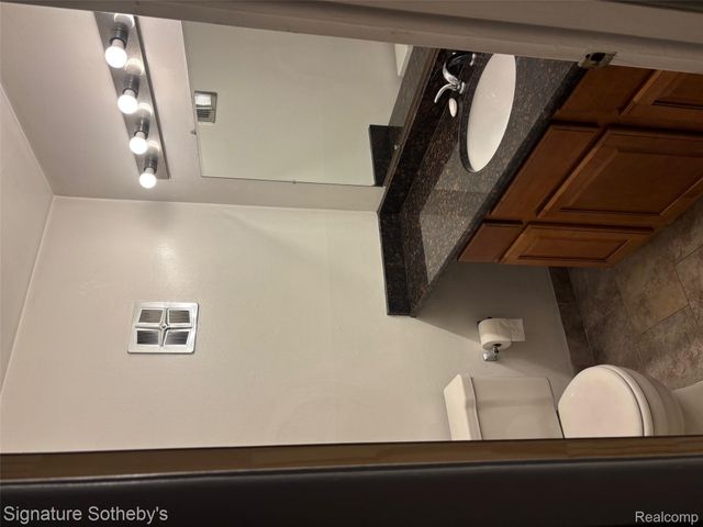 689 E Fox Hills Drive 65, Bloomfield Hills, MI 48304