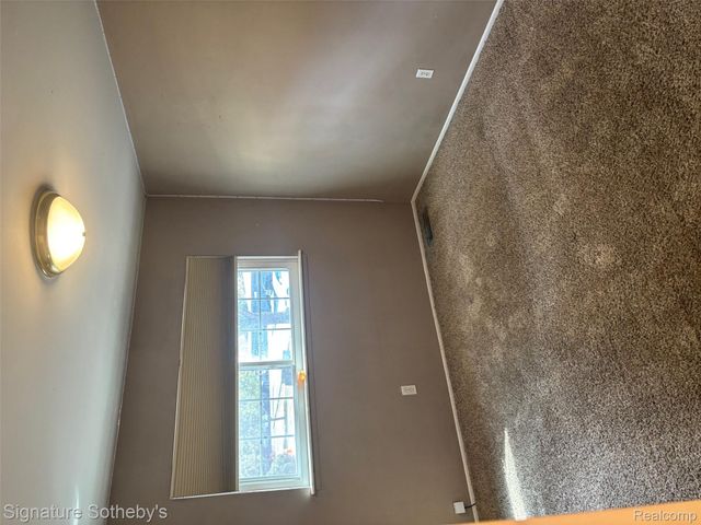 689 E Fox Hills Drive 65, Bloomfield Hills, MI 48304