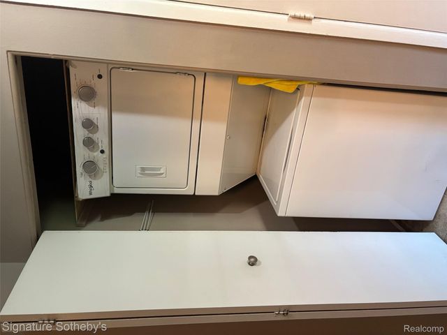 689 E Fox Hills Drive 65, Bloomfield Hills, MI 48304