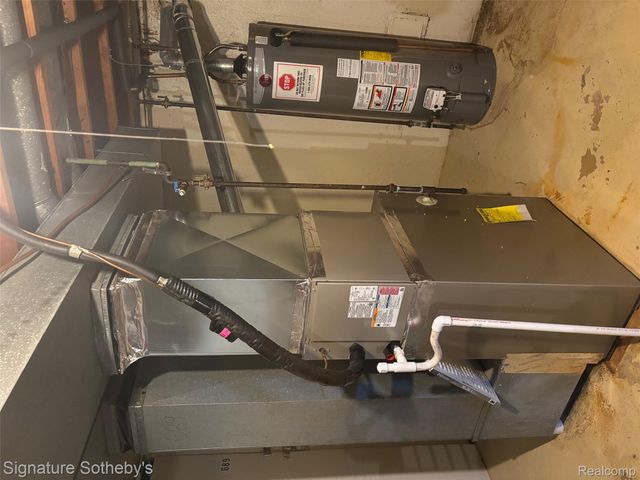 689 E Fox Hills Drive 65, Bloomfield Hills, MI 48304