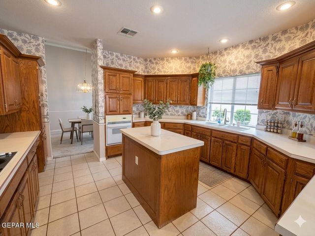 6261 LOS BANCOS Drive, El Paso, TX 79912