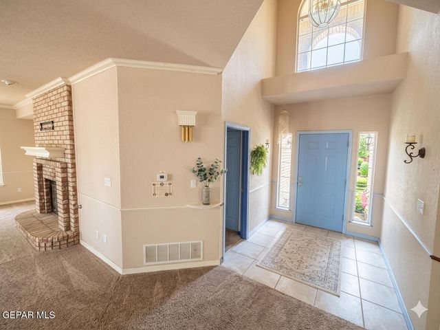 6261 LOS BANCOS Drive, El Paso, TX 79912