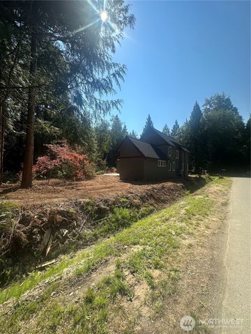 4164 Red Cedar Rd, Blaine, WA 98230