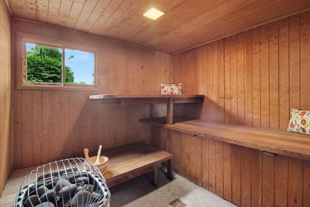 1000 Vesper Road, Ann Arbor, MI 48103