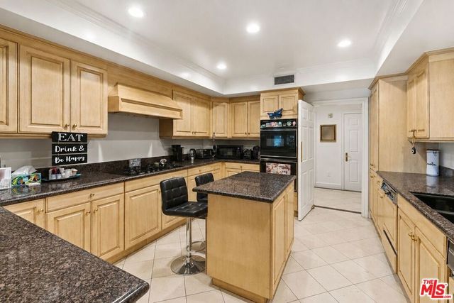 277 S Spalding Drive 203, Beverly Hills, CA 90212