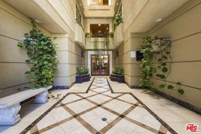 277 S Spalding Drive 203, Beverly Hills, CA 90212