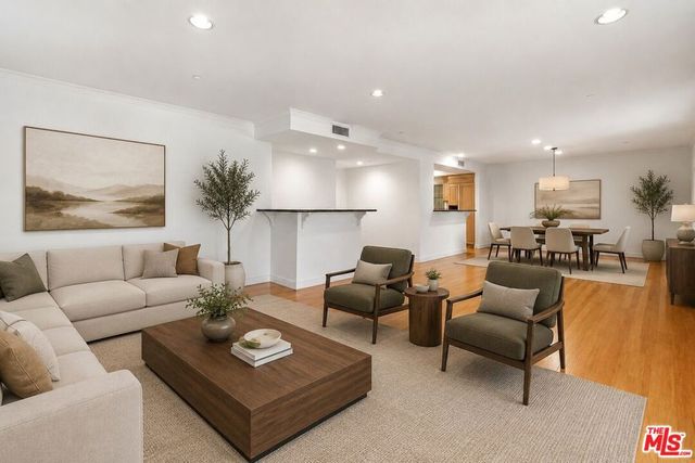 277 S Spalding Drive 203, Beverly Hills, CA 90212