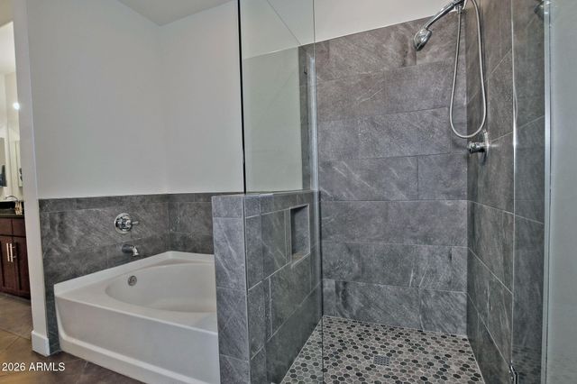 945 E PLAYA DEL NORTE Drive 2003, Tempe, AZ 85288