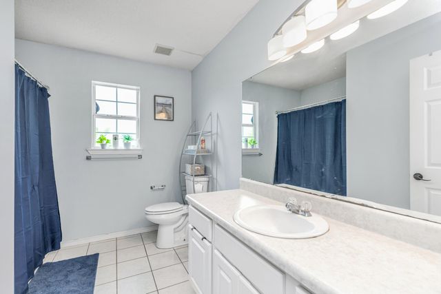 16 Cactus Road, Mary Esther, FL 32569