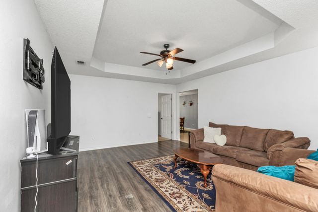 16 Cactus Road, Mary Esther, FL 32569