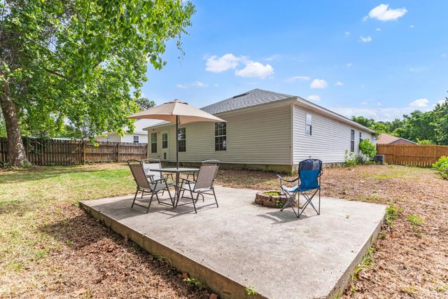 16 Cactus Road, Mary Esther, FL 32569