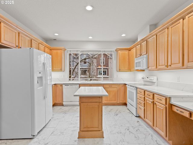 8721 Ne 17TH St, Vancouver, WA 98664