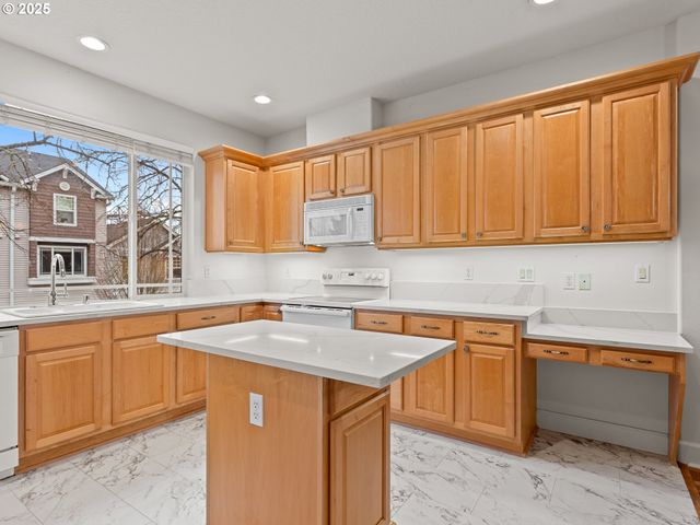 8721 Ne 17TH St, Vancouver, WA 98664