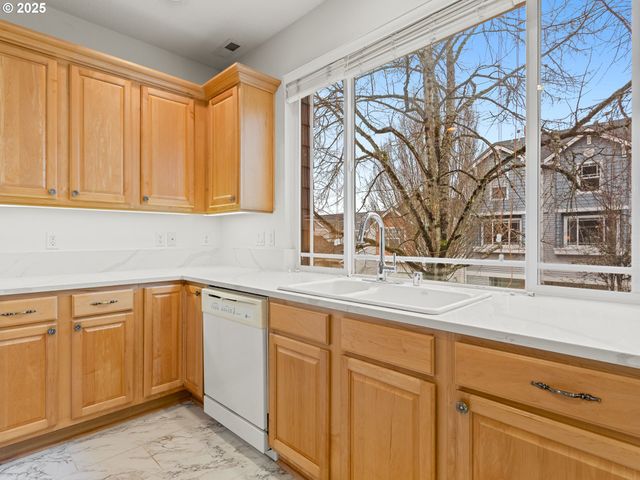 8721 Ne 17TH St, Vancouver, WA 98664