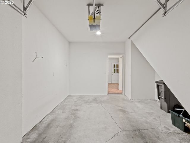 8721 Ne 17TH St, Vancouver, WA 98664