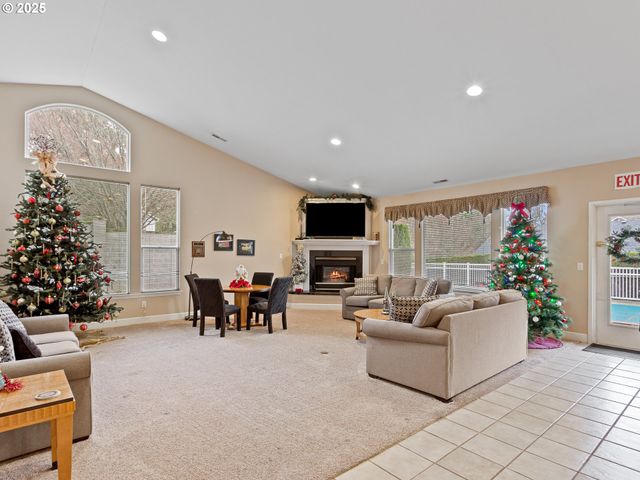 8721 Ne 17TH St, Vancouver, WA 98664