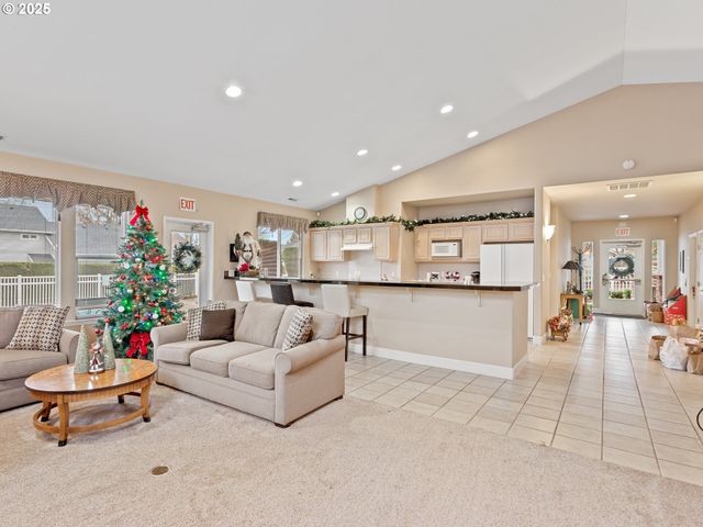 8721 Ne 17TH St, Vancouver, WA 98664