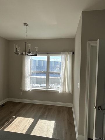 845 Canterbury Lane, Troy, MI 48085