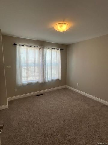 845 Canterbury Lane, Troy, MI 48085