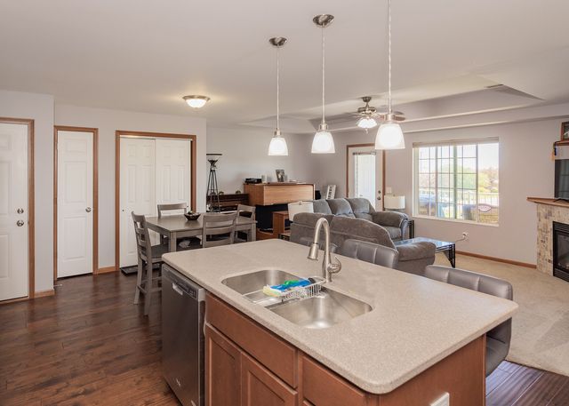 240 E Franklin Street 204, Eldridge, IA 52748